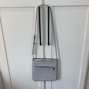 Super cute brand new purse haven’t used it once gray crossbody